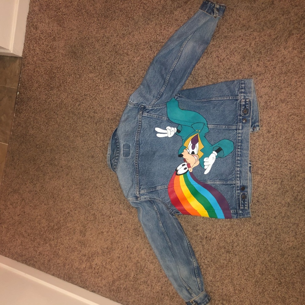 Hand painted goofy levi vintage jean jacket sizeL